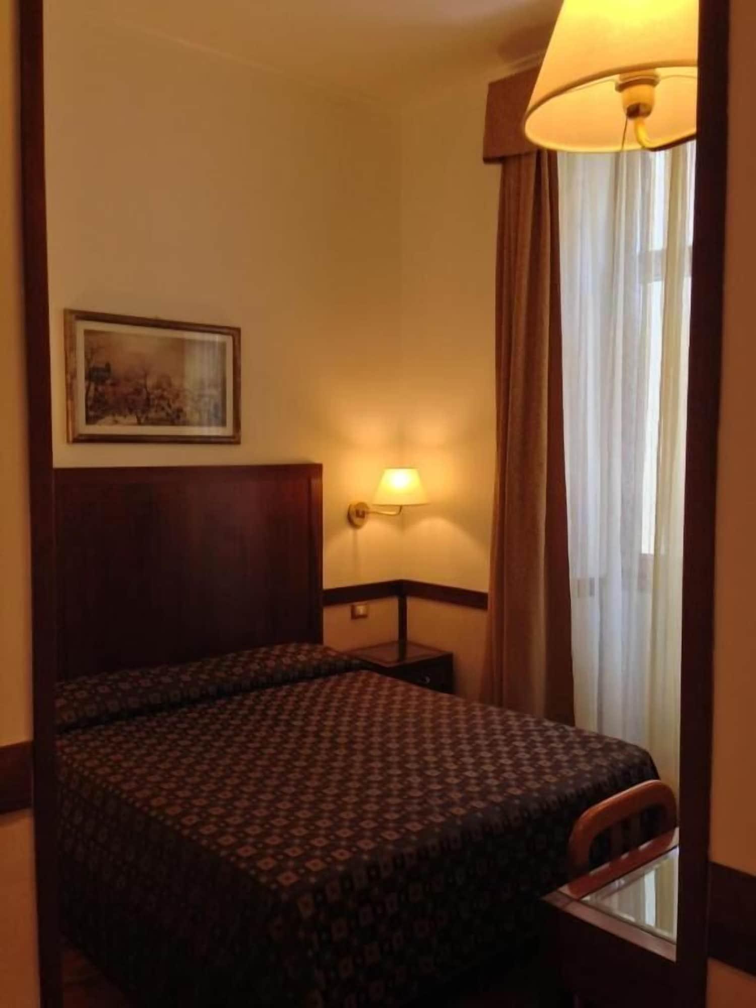 Astoria Garden Hotel 3*