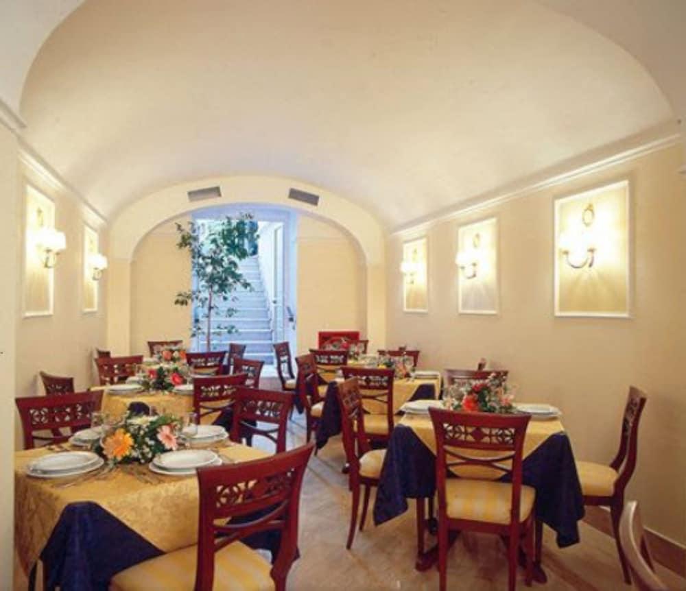 Hotel Astoria Garden